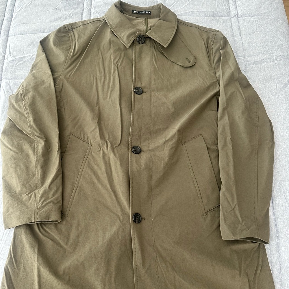 Men’s olive green trench coat sz XL from Zara no tags but never worn
